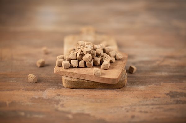 Paul & Paulina Mini Canapé Kaninchen mit Preiselbeeren 200 g Paul & Paulina Mini Canapé Kaninchen mit Preiselbeeren 200 g