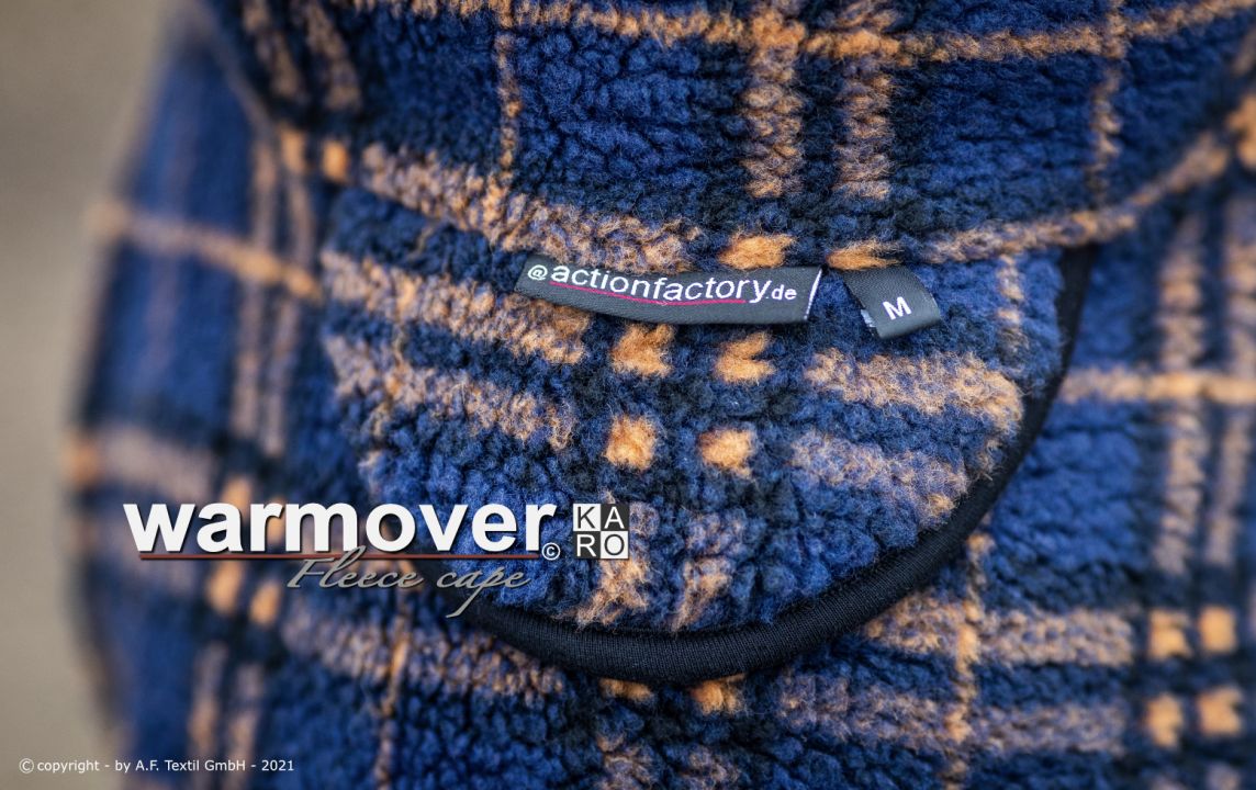 warmover-cape-KARO-detail