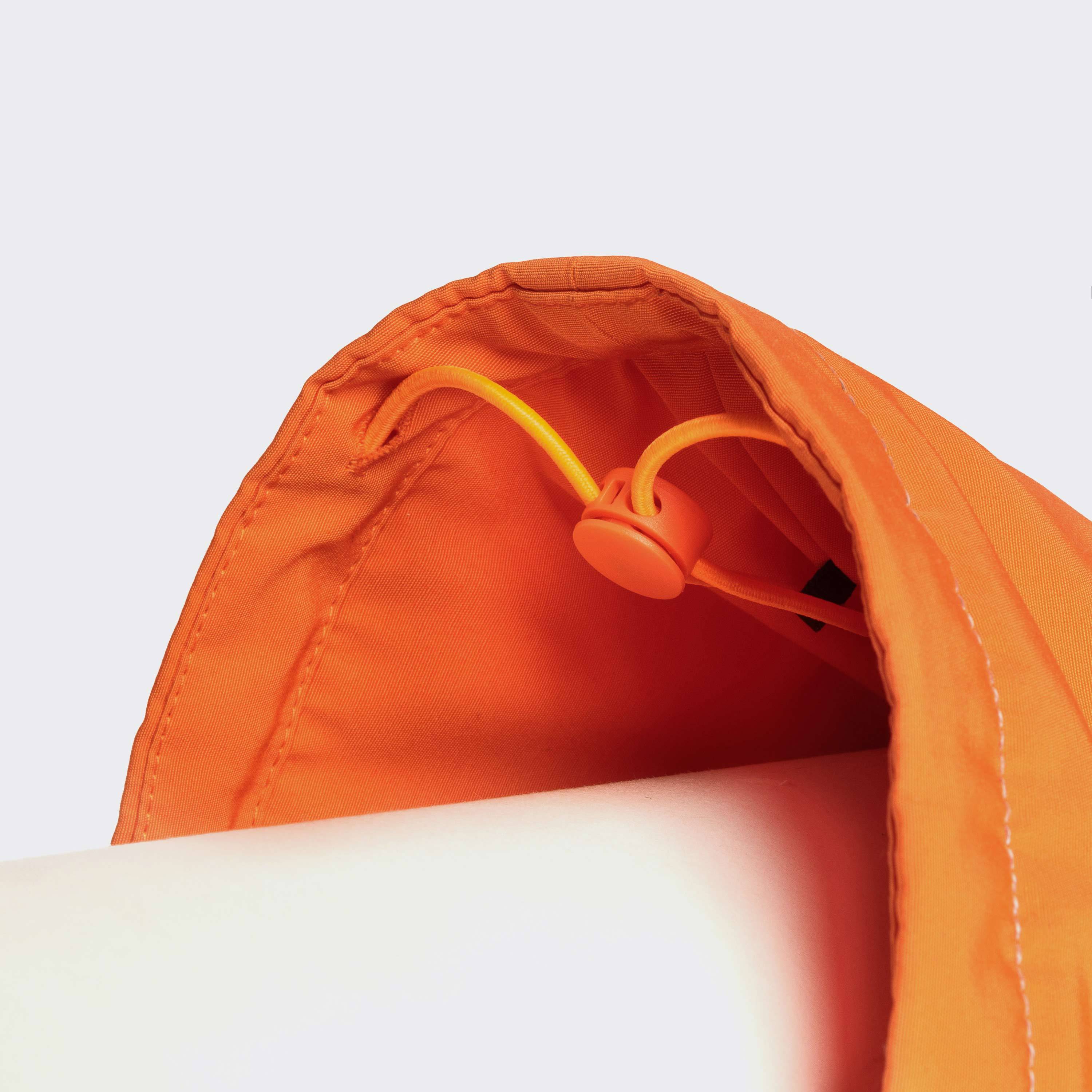 cloud7-dog-coat-yukon-neon-orange-detail-3-on-grey_1