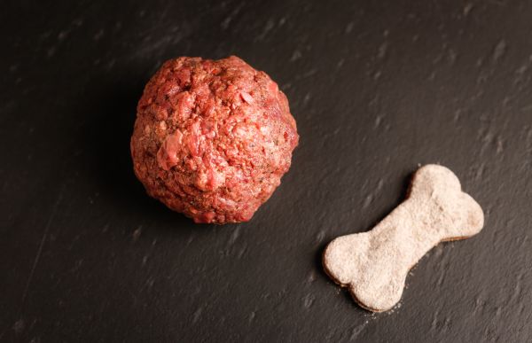 Paul & Paulina Fannys Variation von der Ziege 500 g roh Paul & Paulina Fannys Variation von der Ziege 500 g roh