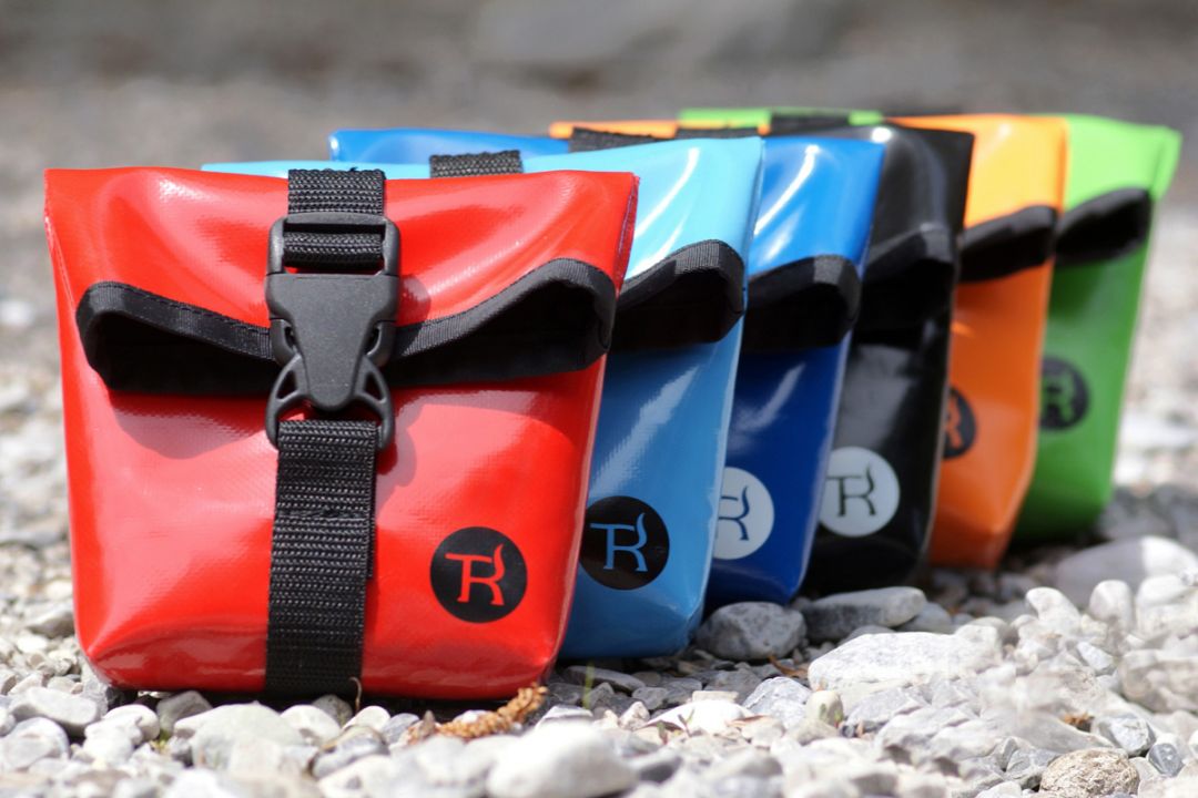 Leckerlibeutel_1_1200-x-80053b2e0da495e0nNrN8jO4ipl0f TREUSINN Leckerlitasche aus LKW-Plane