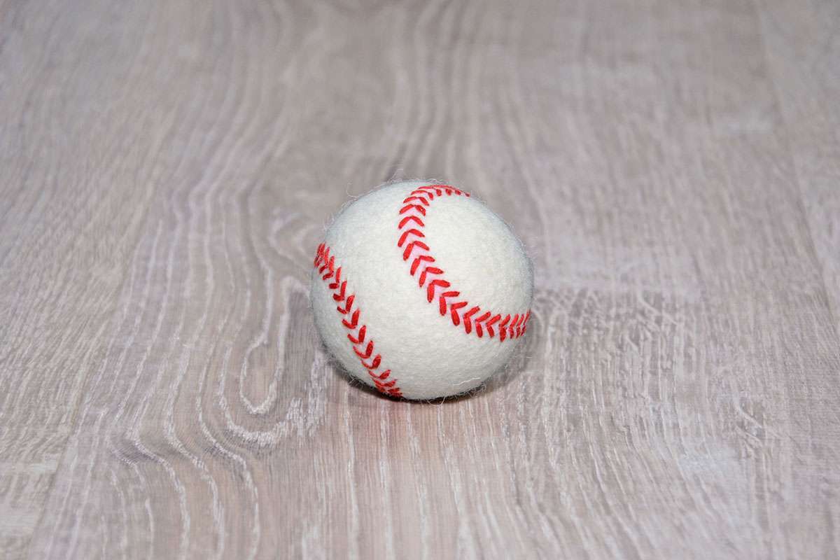 TREUSINN Hundespielball FILZY Baseball TREUSINN Hundespielball FILZY Baseball