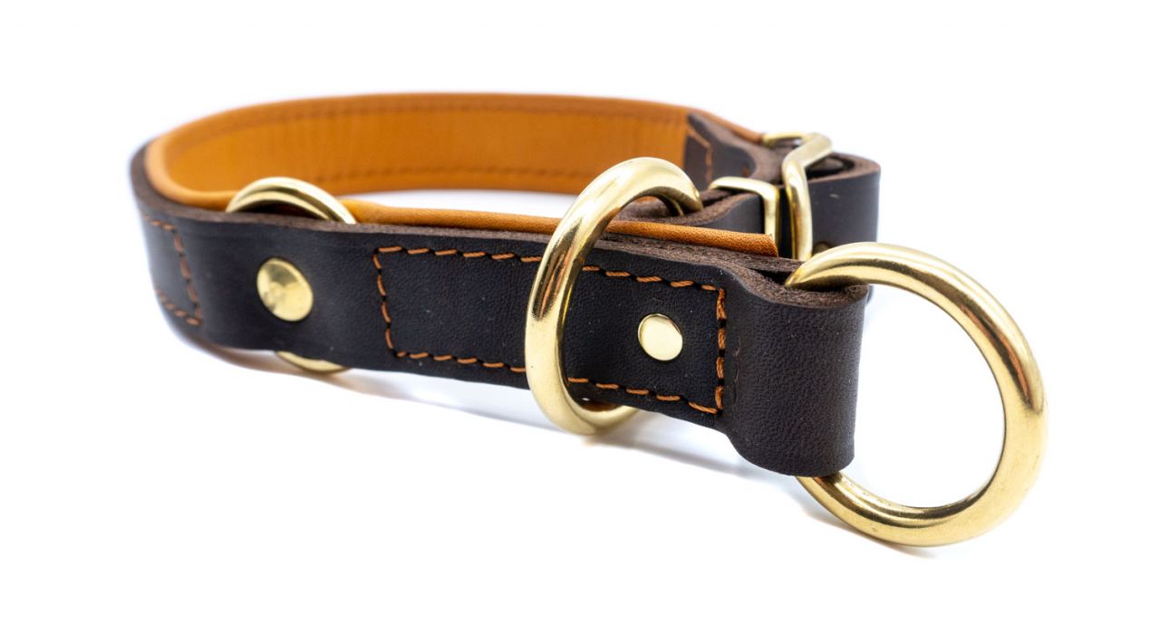 Zugstopp-Leder-messing-1 Zugstopp Halsband Kairo Messing