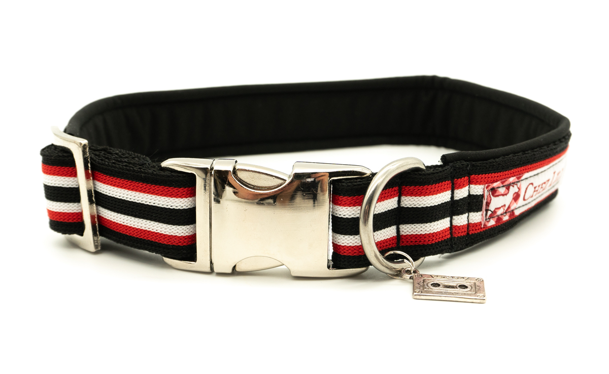 CHEZ LILLI  Halsband Limited College Style  Größe M