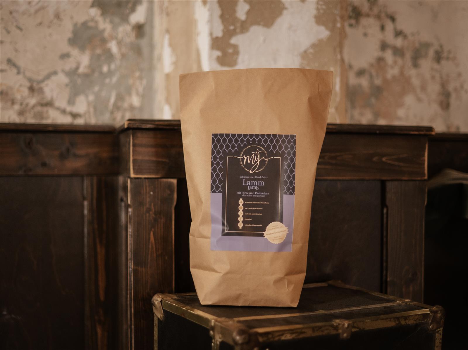 Paul & Paulina Weidelamm mit Hirse und Pastinake | kaltgepresstes Trockenfutter 10 kg