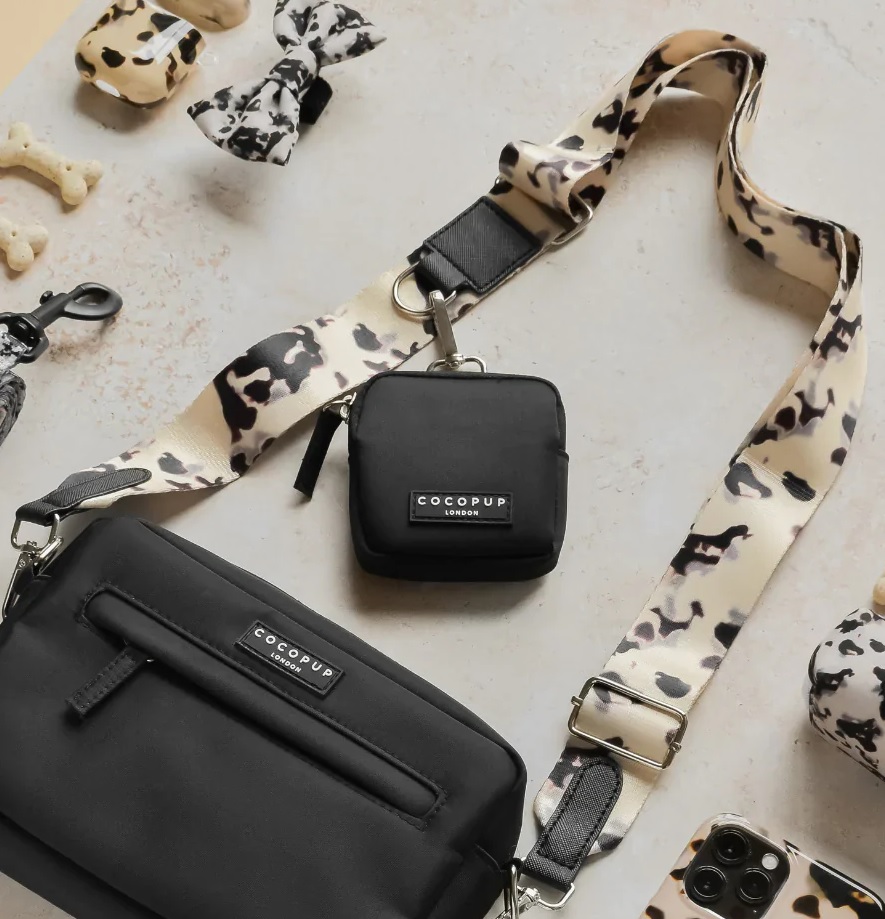 Cocopup-Grosse-Schwarze-Tasche-mit-Ivory-Tort-und-Leckerlitasche-3tlg Cocopup Gassitasche Groß, Schwarz mit Gurt Ivory Tort und Leckerlitasche  (=3-teilig)