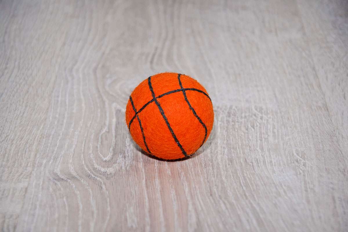 TREUSINN Hundespielball FILZY Basketball TREUSINN Hundespielball FILZY Basketball