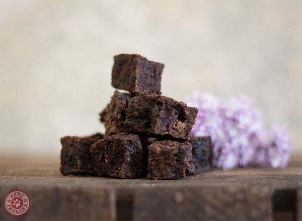 IMG_4759-Rindfleischw-rfel_vornepsd_600x600 Paul & Paulina Rindfleischwürfel luftgetrocknet  250 g