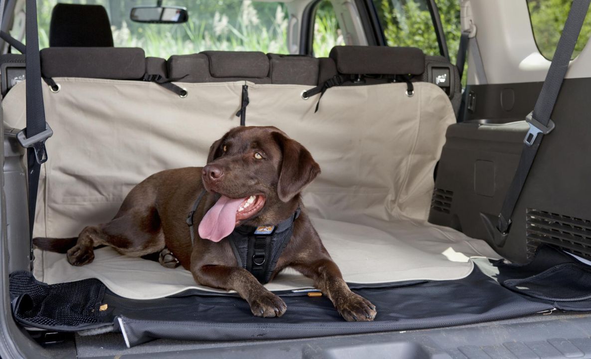 Kofferraumschutzmatte mit Ladekantenschutz