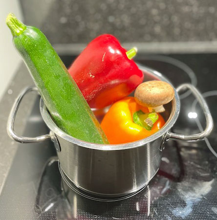 Gem-se-kochen Gemüse roh oder gekocht für Hunde